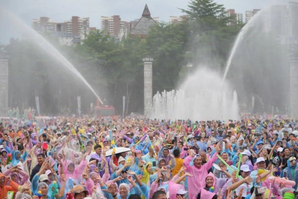 优配库 海南这个16万人的县城为何3天涌入17万游客？